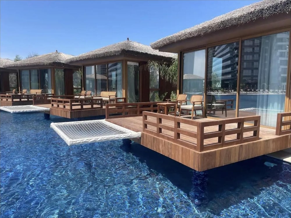 Ferienhaus mit Pool als Beispiel für eine Ferienunterkunft